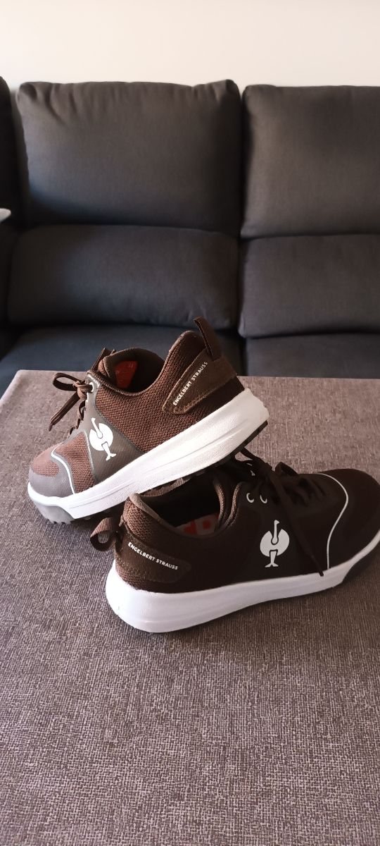 Zapatillas de seguridad,  marrones unisex nº 38.
