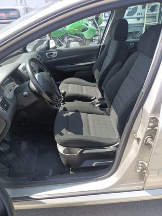 Peugeot 307 SW 2005 2.0 HDI 136CV