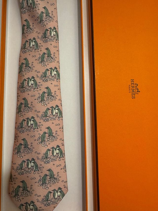 Corbata Hermès pingüinos