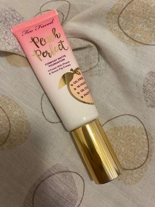 Base maquillaje Too Faced Peach Perfect Snow