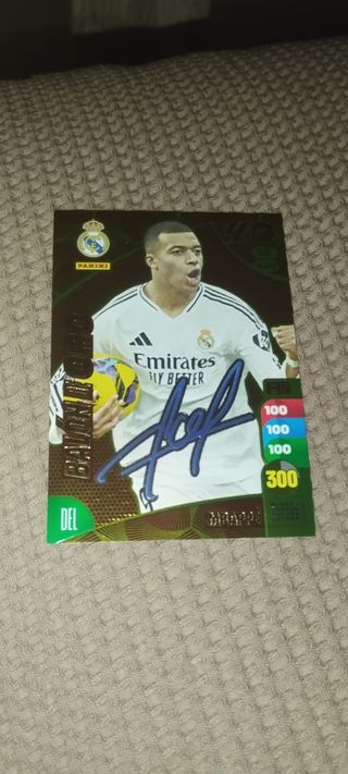 Cromo Mbappe Balón Oro firmado Adrenalyn 24-25