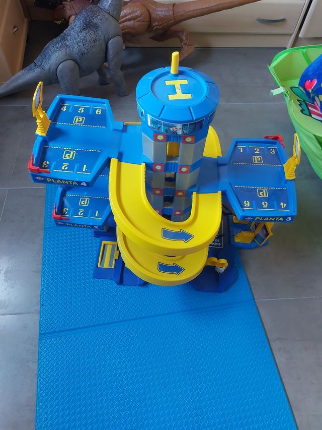 Parking Coches Ascensor - Gasolinera