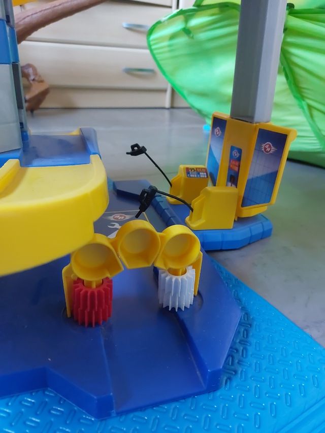 Parking Coches Ascensor - Gasolinera