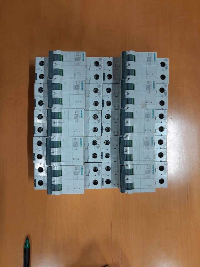 10x Interruptor Siemens 5SL6216-7 MCB C16.