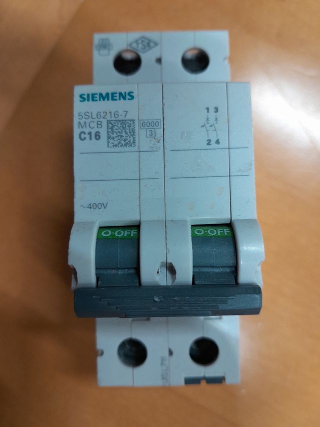 10x Interruptor Siemens 5SL6216-7 MCB C16.