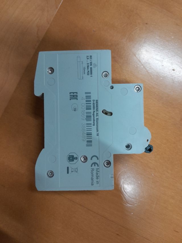10x Interruptor Siemens 5SL6216-7 MCB C16.