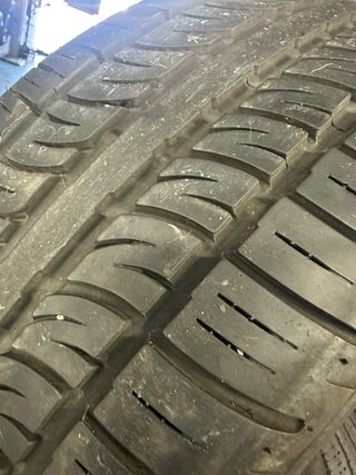 4 Neumáticos 235/45R19 usados