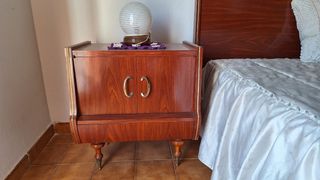 Dormitorio vintage: Cama + 2 mesitas.Armario 4 p