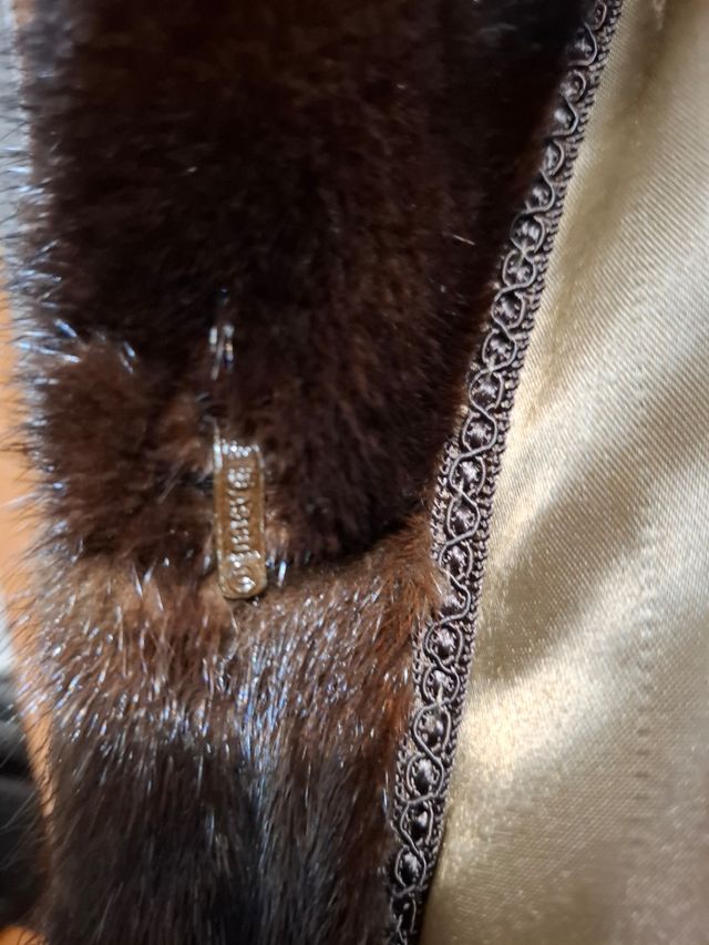 Abrigo corto tipo  V.Y.S..O. N.  marrón