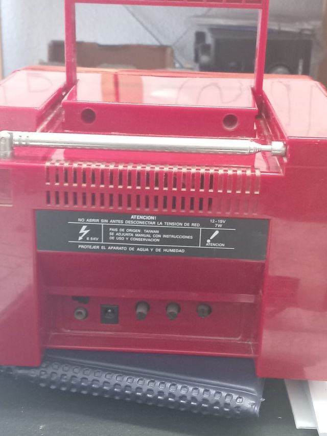 Radio-TV Maxmusic MM-1261 roja C8