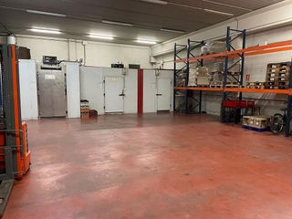 Nave industrial en venta en Sant Esteve Sesrovires
