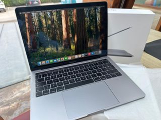 MacBook Pro 13" Touch Bar Gris
