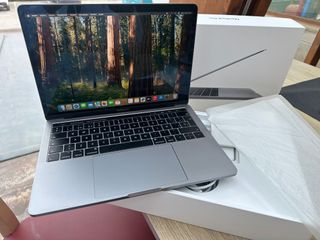 MacBook Pro 13" Touch Bar Gris
