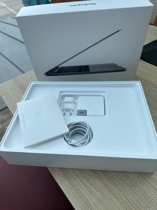 MacBook Pro 13" Touch Bar Gris