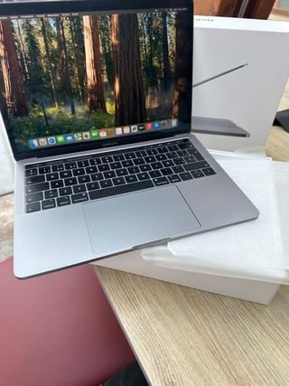 MacBook Pro 13" Touch Bar Gris