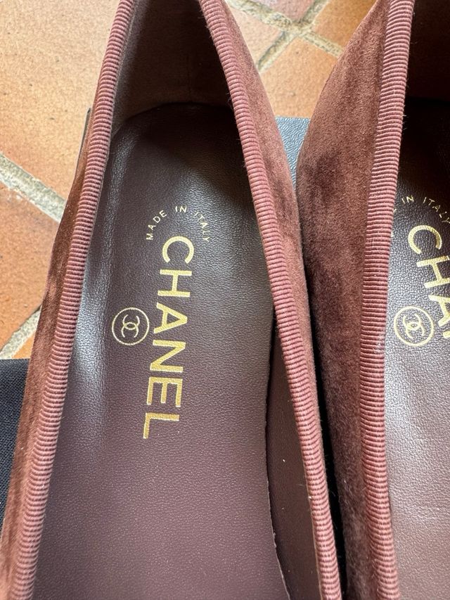 Bailarinas Chanel ante marrón-burdeos