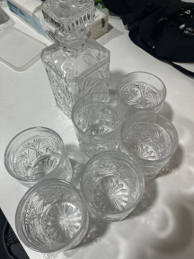 Juego licorera + 6 vasos cristal