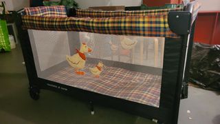 Cuna Plegable Parquet - Patos