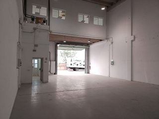 Nave industrial en venta en San Andrés en Madrid