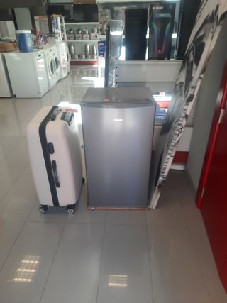 Nevera VALBERK, frigorífico pequeño