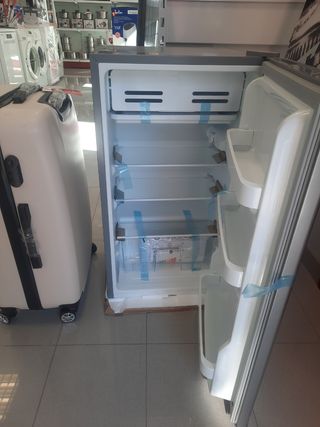 Nevera VALBERK, frigorífico pequeño