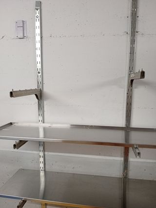 Balda de acero inoxidable udada.