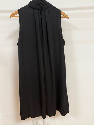 Vestido negro Zara