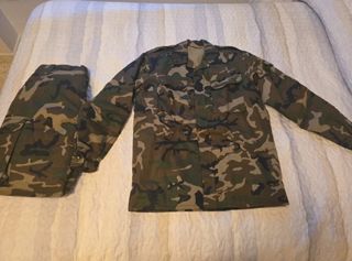 Chaquetón militar camuflaje boscoso