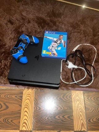 PS4 (PlayStation 4) + FIFA 19