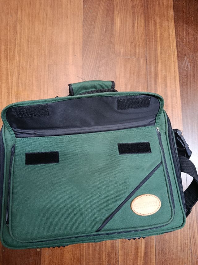 Custodia PC portatile ( Marca Crown )