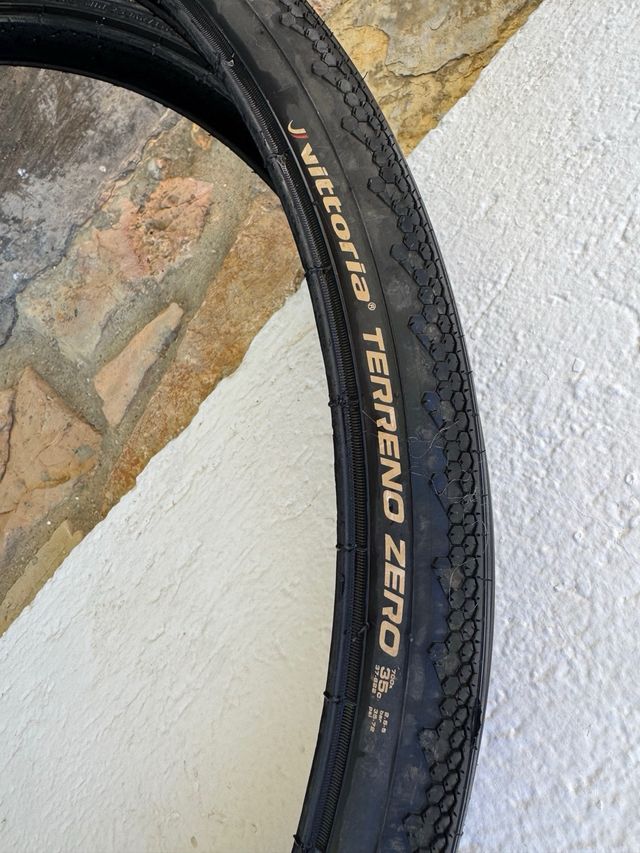 Cubiertas/ neumaticos Gravel 700x35c