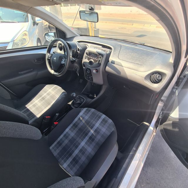 Peugeot 108 1.0i MANUAL POCOS KM