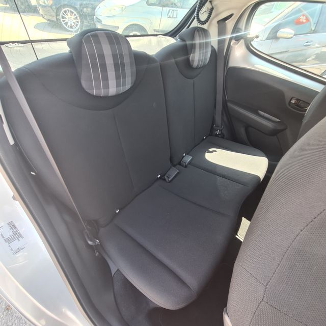 Peugeot 108 1.0i MANUAL POCOS KM