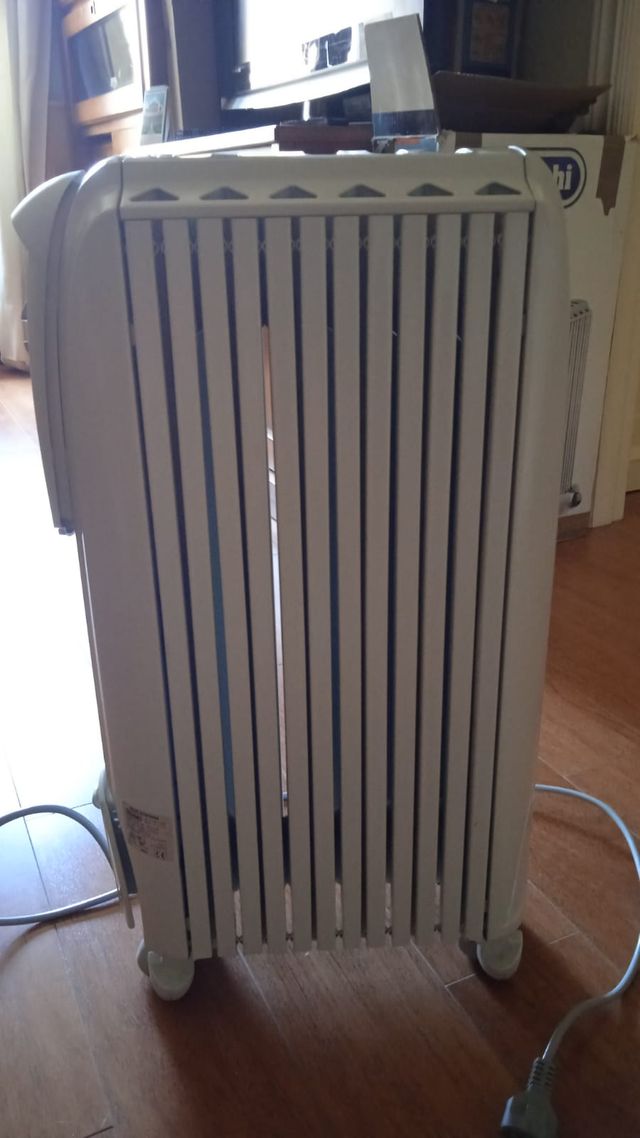 Radiador DeLonghi - Calefactor eléctrico