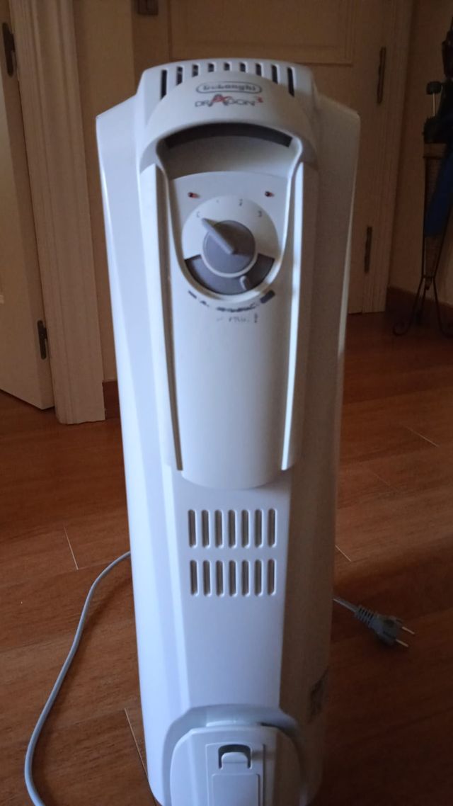Radiador DeLonghi - Calefactor eléctrico