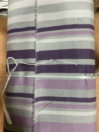Tessuto a righe viola-grigio