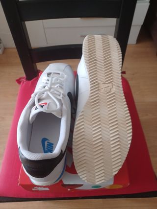 Nike original blanco y negro 44.5 no vienen en su 