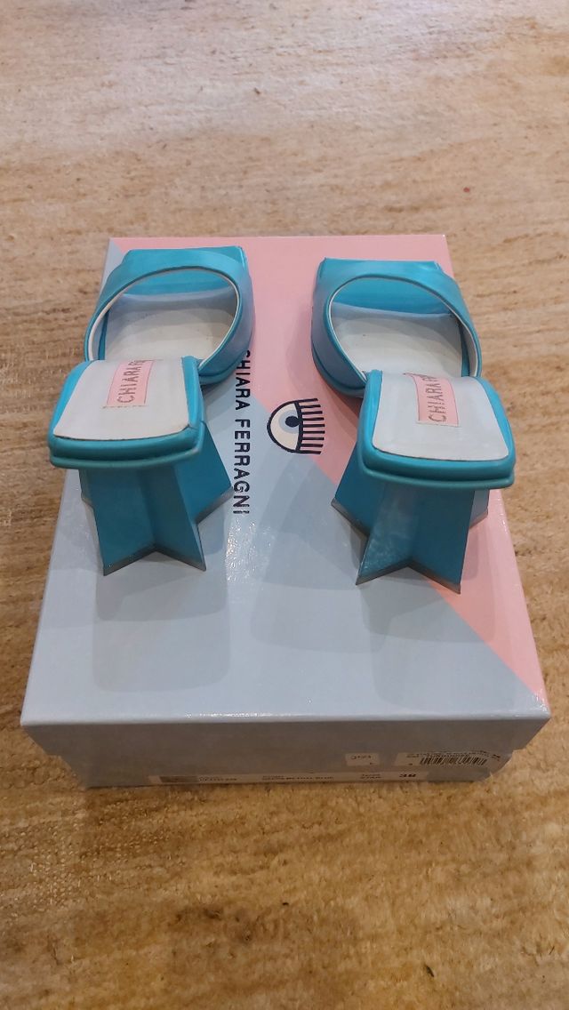 Sandalias Chiara Ferragni turquesa