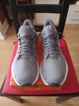 Zapatillas Nike Revolution 46 Gris