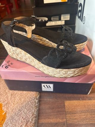 Sandalias CYNGELA negras plataforma