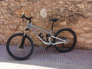 Bicicleta doble suspensión XL Marin, cuadro nuevo