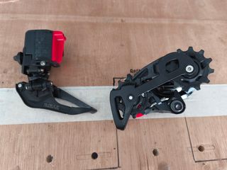 Cambio y desviador SRAM Force AXS.