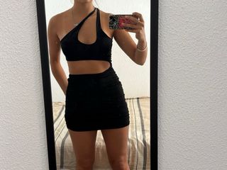 Vestido negro ajustado