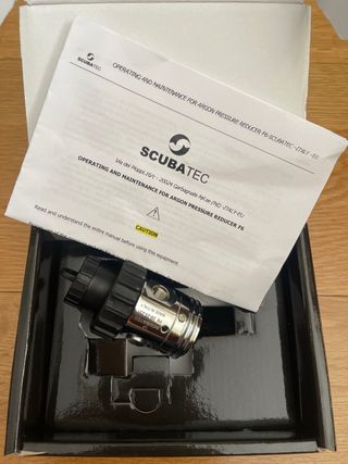 Regulador para inflado de traje seco 