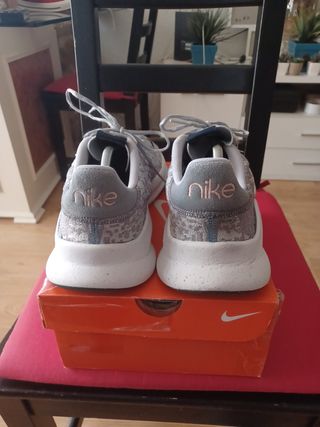 Nike deporte tienen un detallito poreso el presio