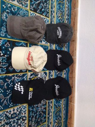 6 Gorras - Beige, Negras y Grises