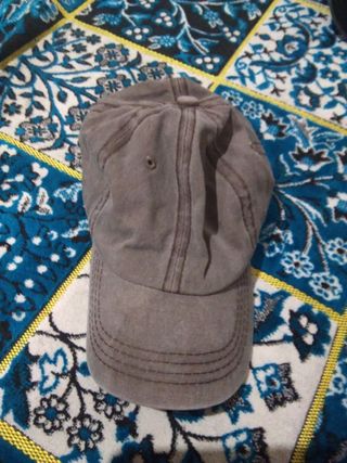 6 Gorras - Beige, Negras y Grises