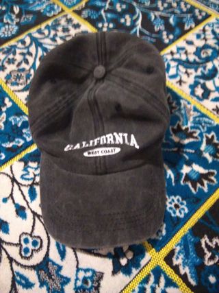 6 Gorras - Beige, Negras y Grises