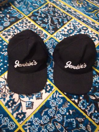 6 Gorras - Beige, Negras y Grises