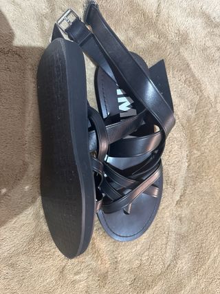 Sandalias planas BIMBA Y LOLA negras